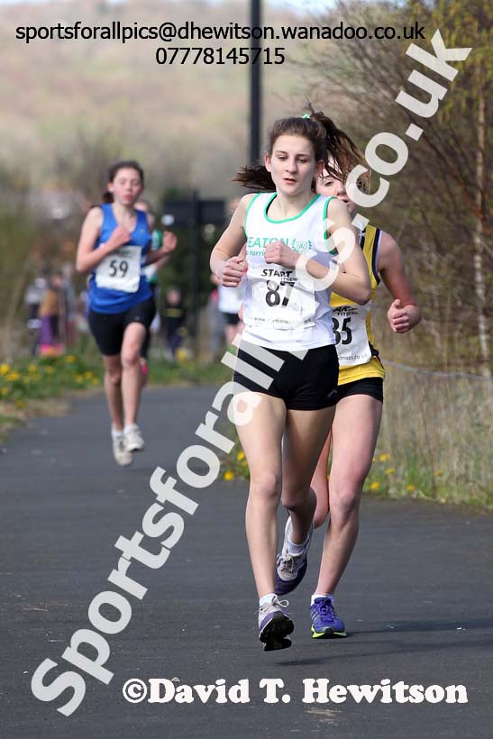 Under-15 girls, Elswick Harriers Relays, Newburn. Photo: David T. Hewitson/Sports for All Pics